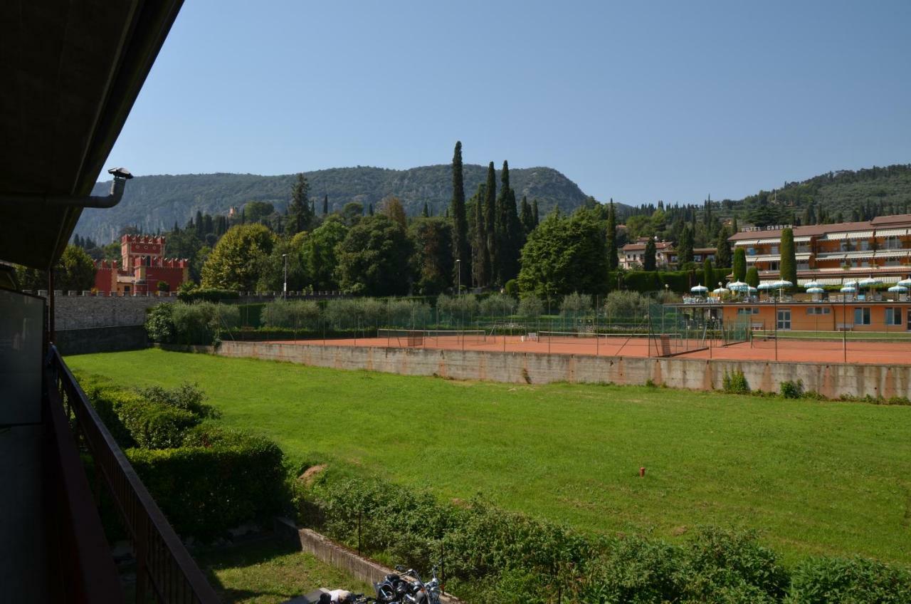 Apartmán Trilocale Palazzo Garda Garda  Exteriér fotografie