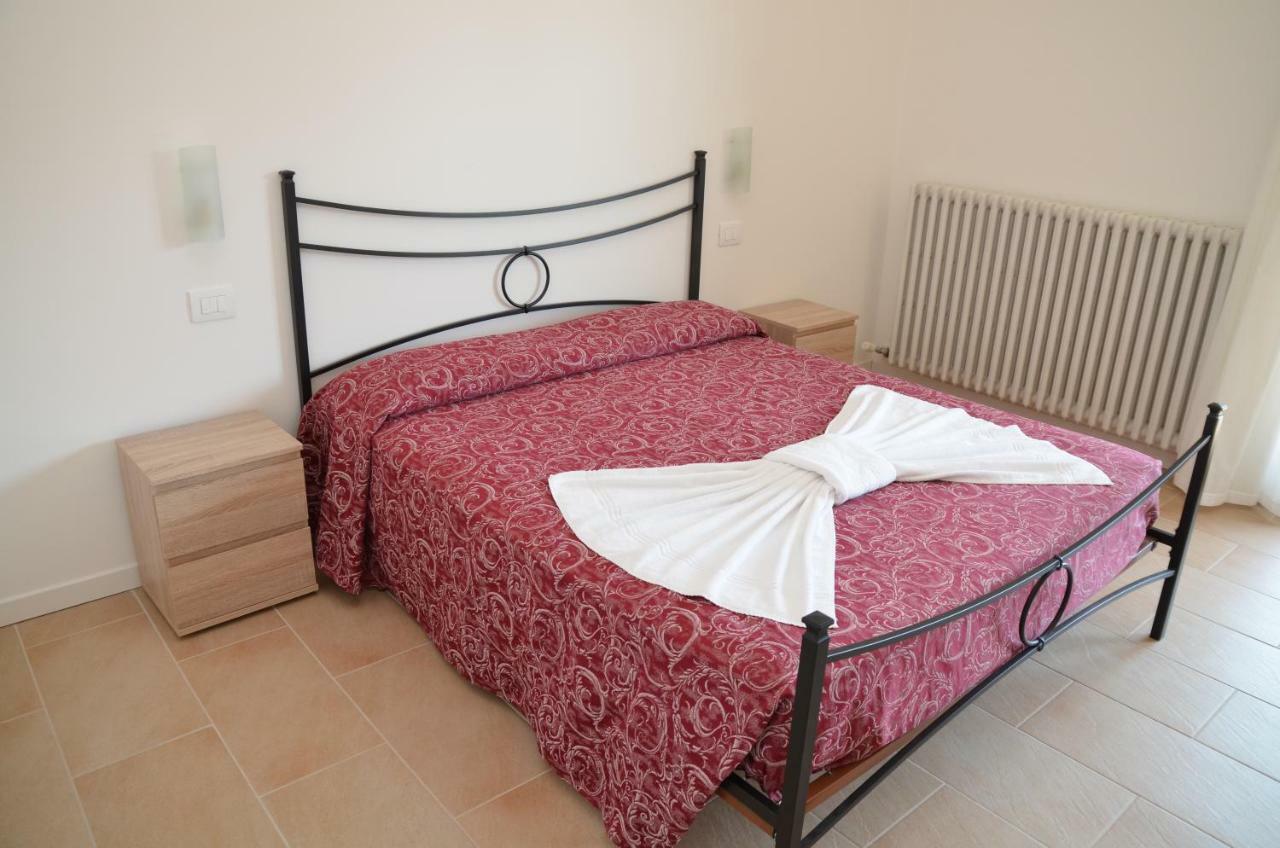 Apartmán Trilocale Palazzo Garda Garda  Exteriér fotografie
