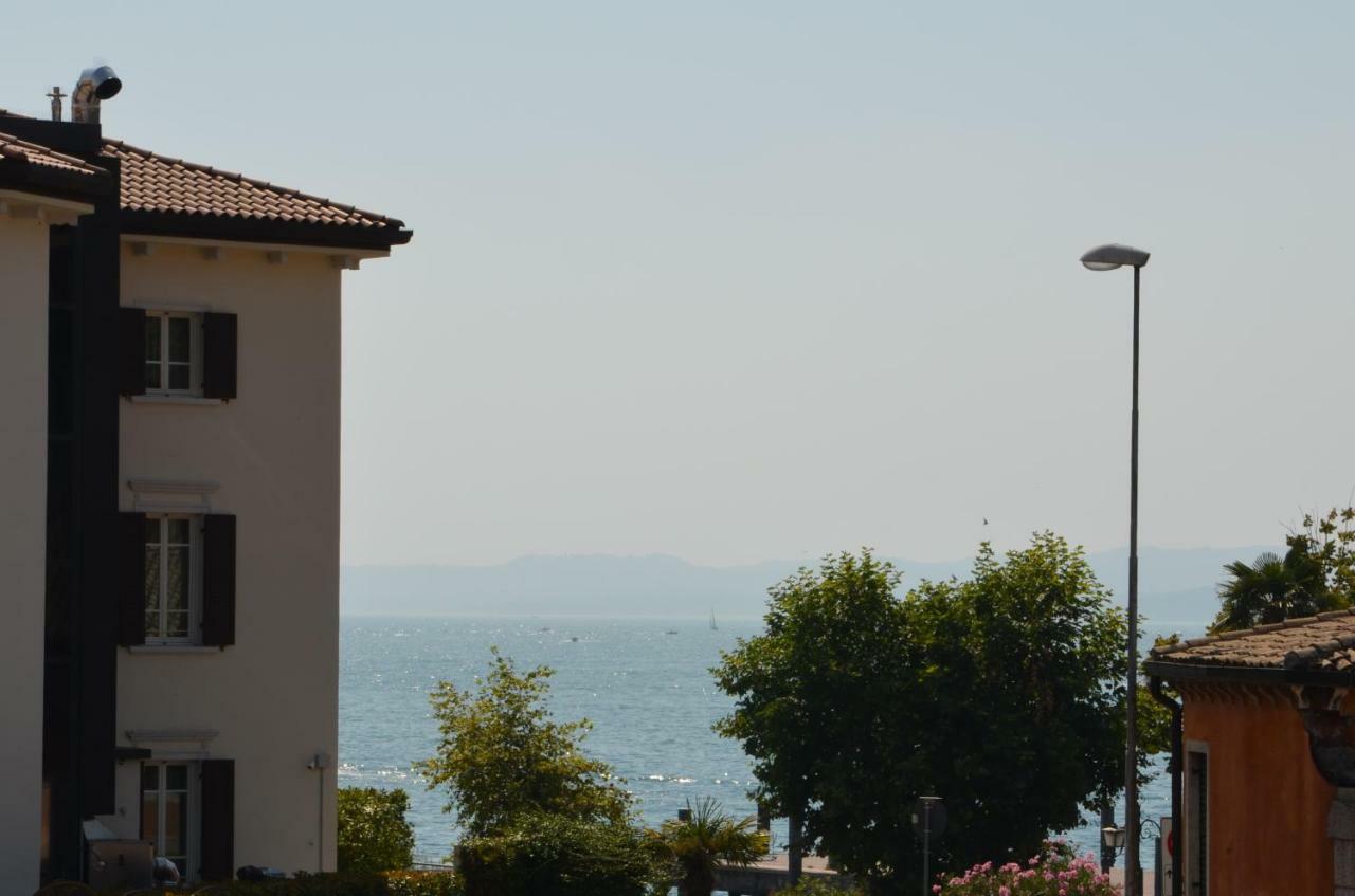 Apartmán Trilocale Palazzo Garda Garda  Exteriér fotografie